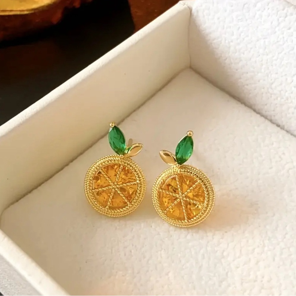 Lemon stud earrings